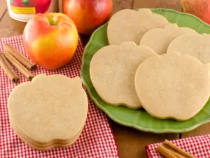 Apple-Shaped Cookies